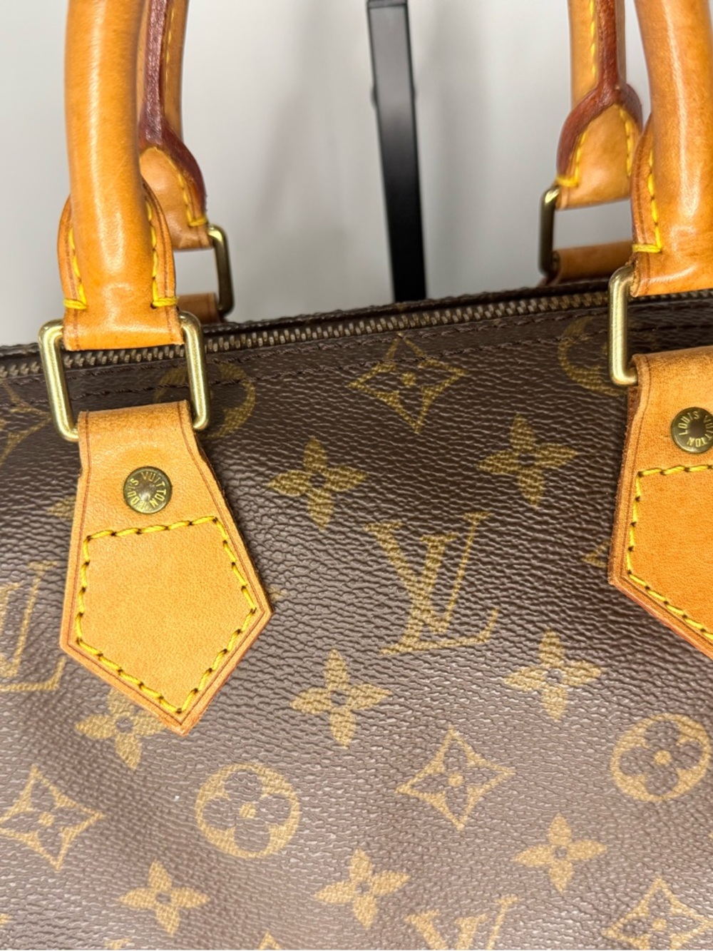 Louis Vuitton Monogram Speedy 25 - Picture 4 of 16
